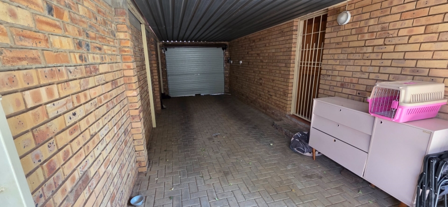 3 Bedroom Property for Sale in Heuwelsig Free State